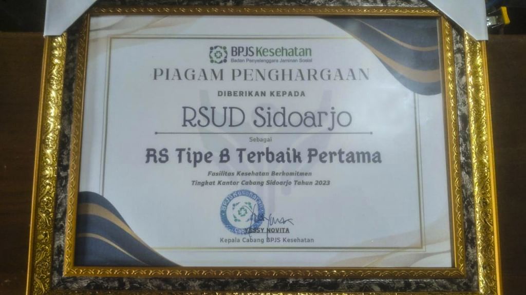 Penghargaan sebagai RS Tipe B Terbaik Pertama Fasilitas Kesehatan Berkomitmen Tingkat Kantor Cabang Sidoarjo Tahun 2023